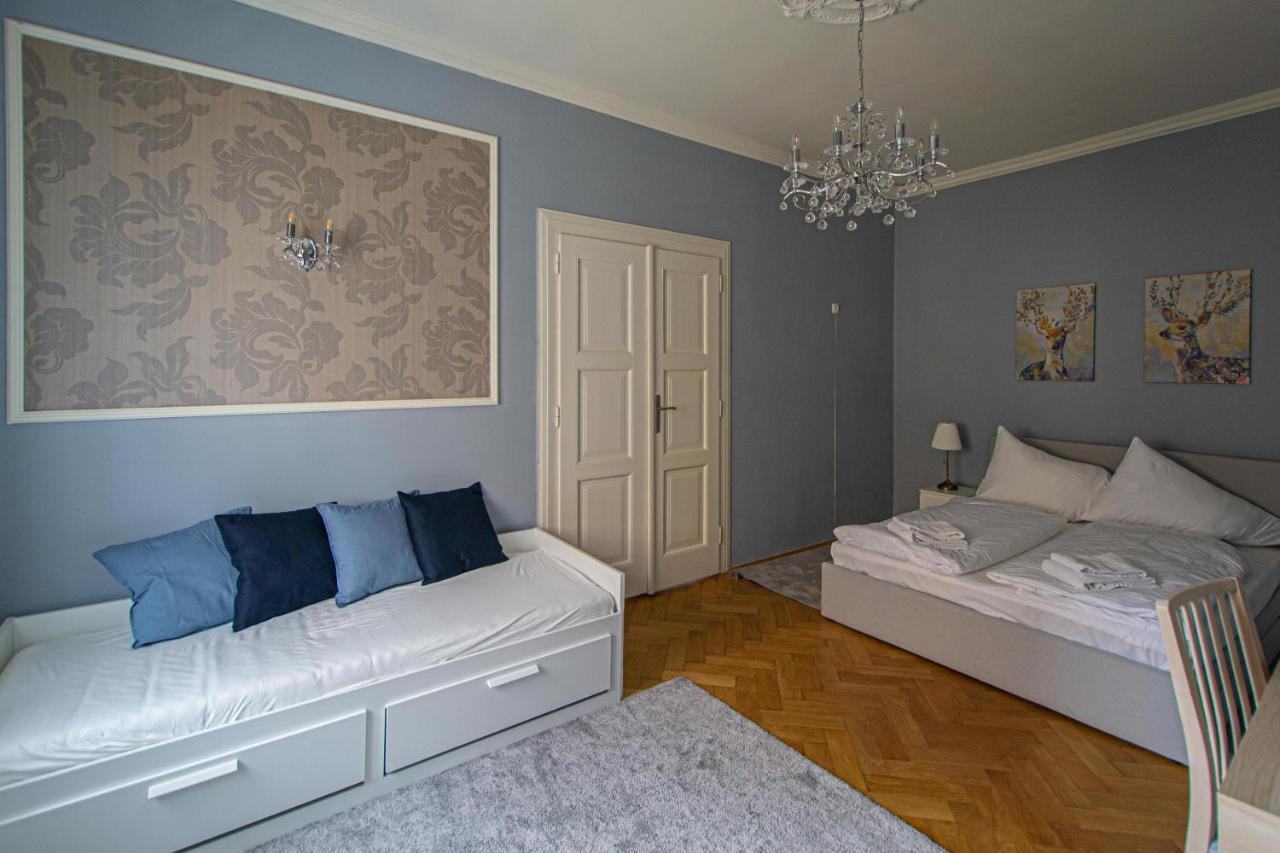 Luxury Central 150M2 Apartment On Wencelas Square With Private Garage Прага Екстер'єр фото