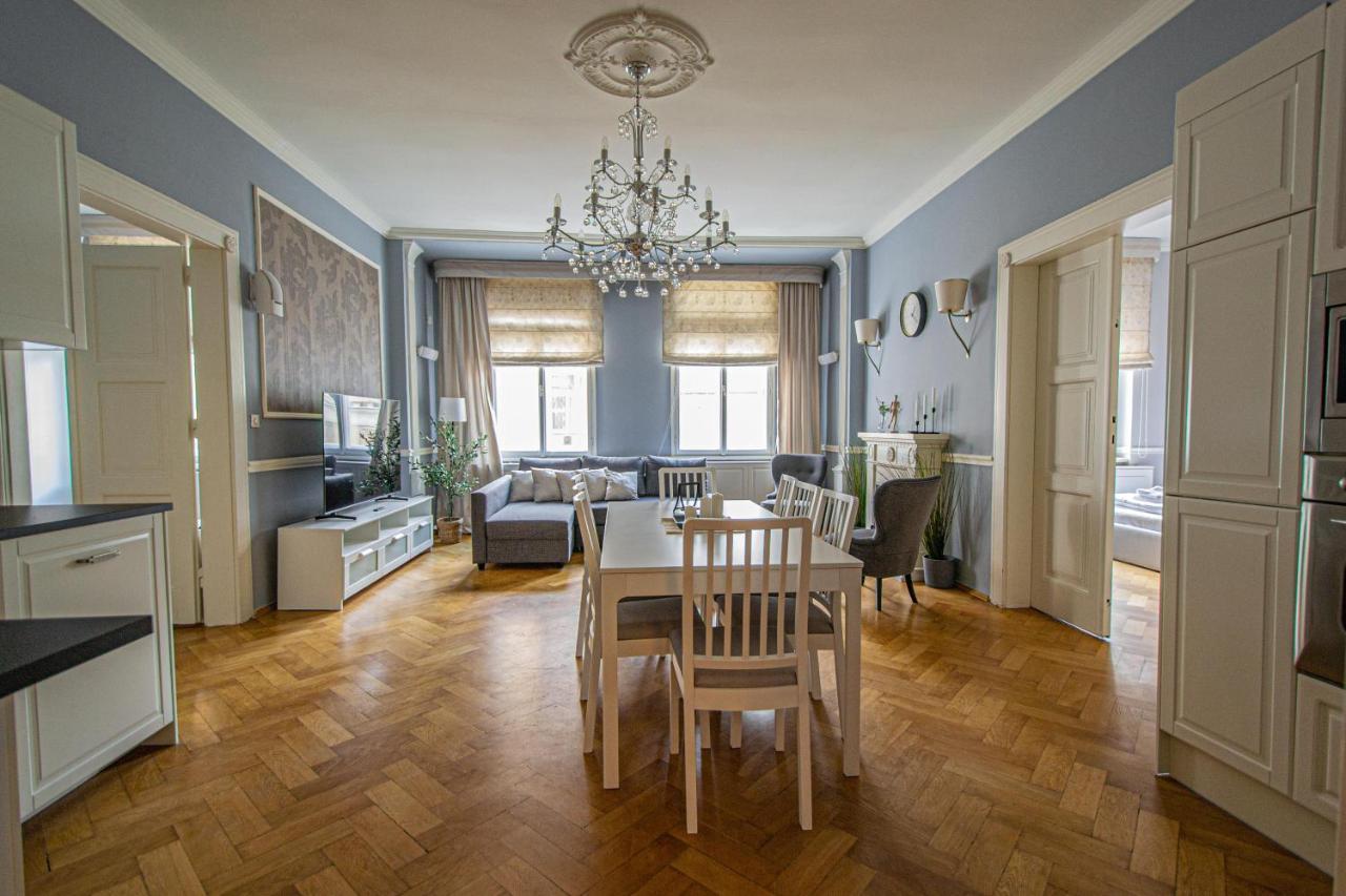 Luxury Central 150M2 Apartment On Wencelas Square With Private Garage Прага Екстер'єр фото