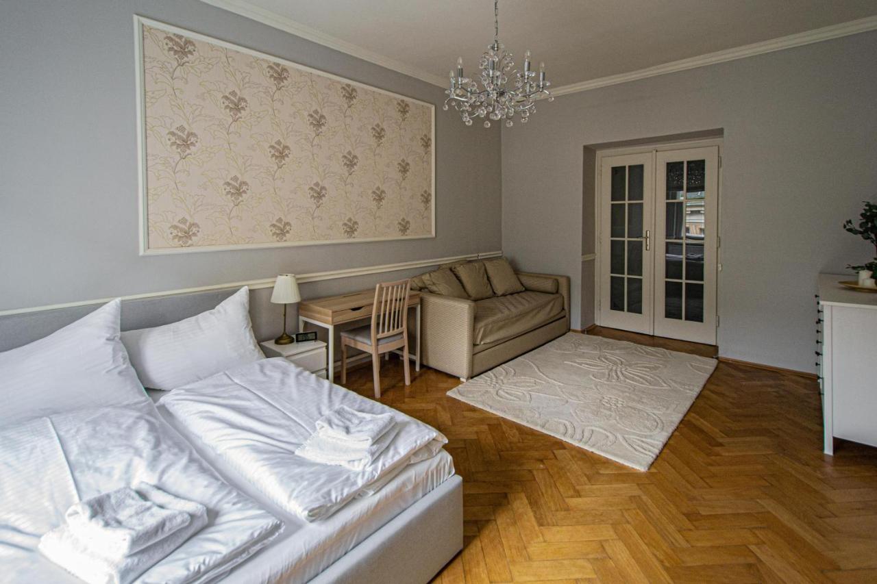 Luxury Central 150M2 Apartment On Wencelas Square With Private Garage Прага Екстер'єр фото