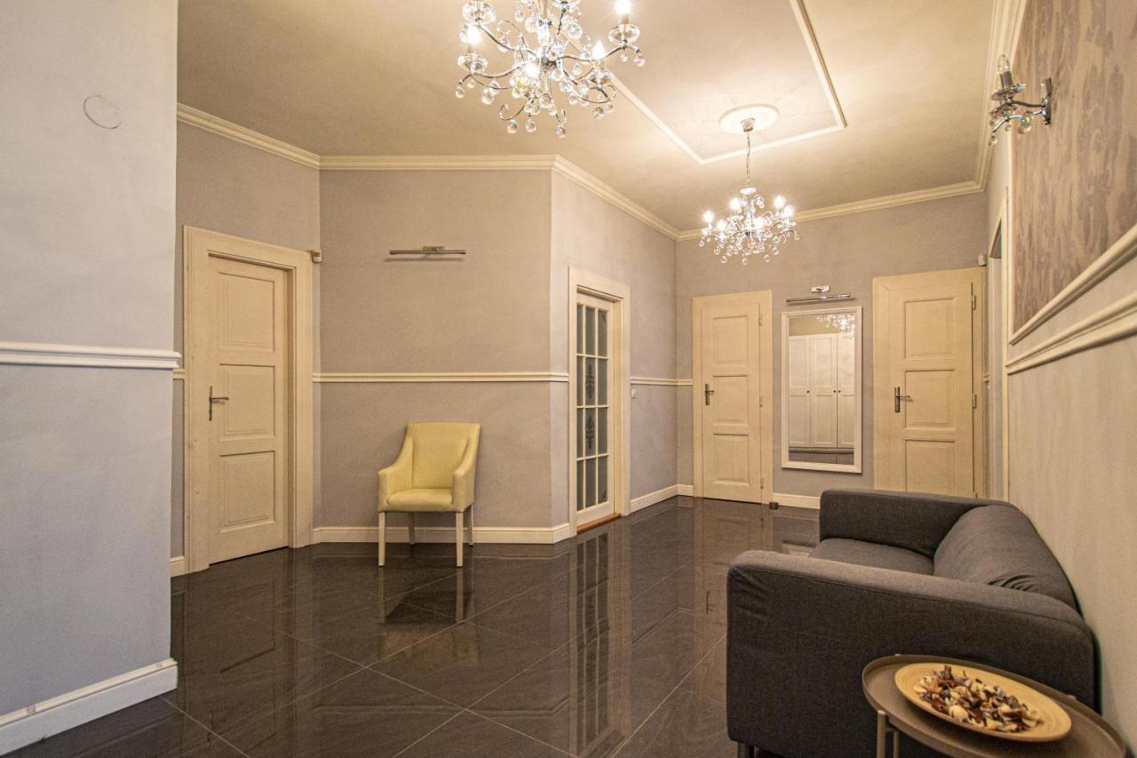 Luxury Central 150M2 Apartment On Wencelas Square With Private Garage Прага Екстер'єр фото