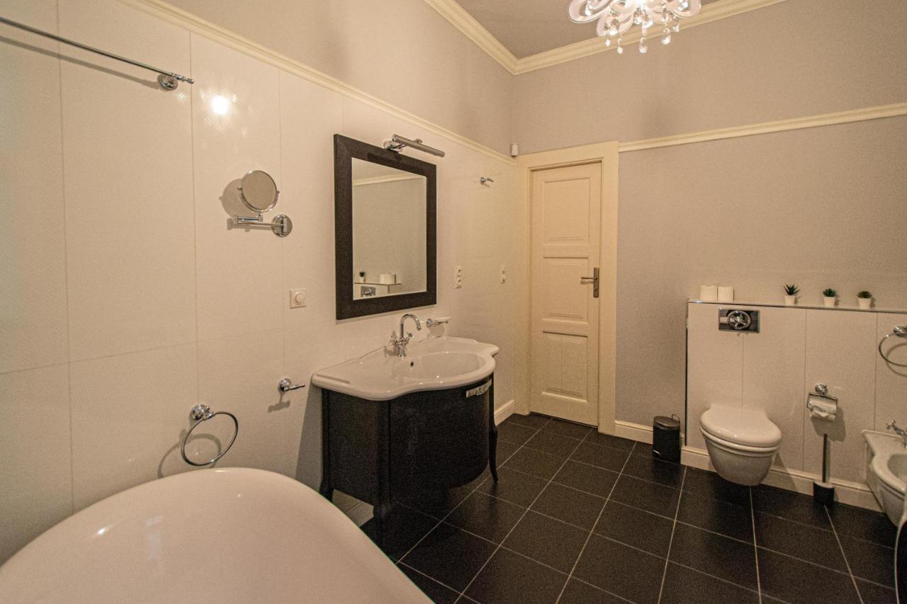 Luxury Central 150M2 Apartment On Wencelas Square With Private Garage Прага Екстер'єр фото