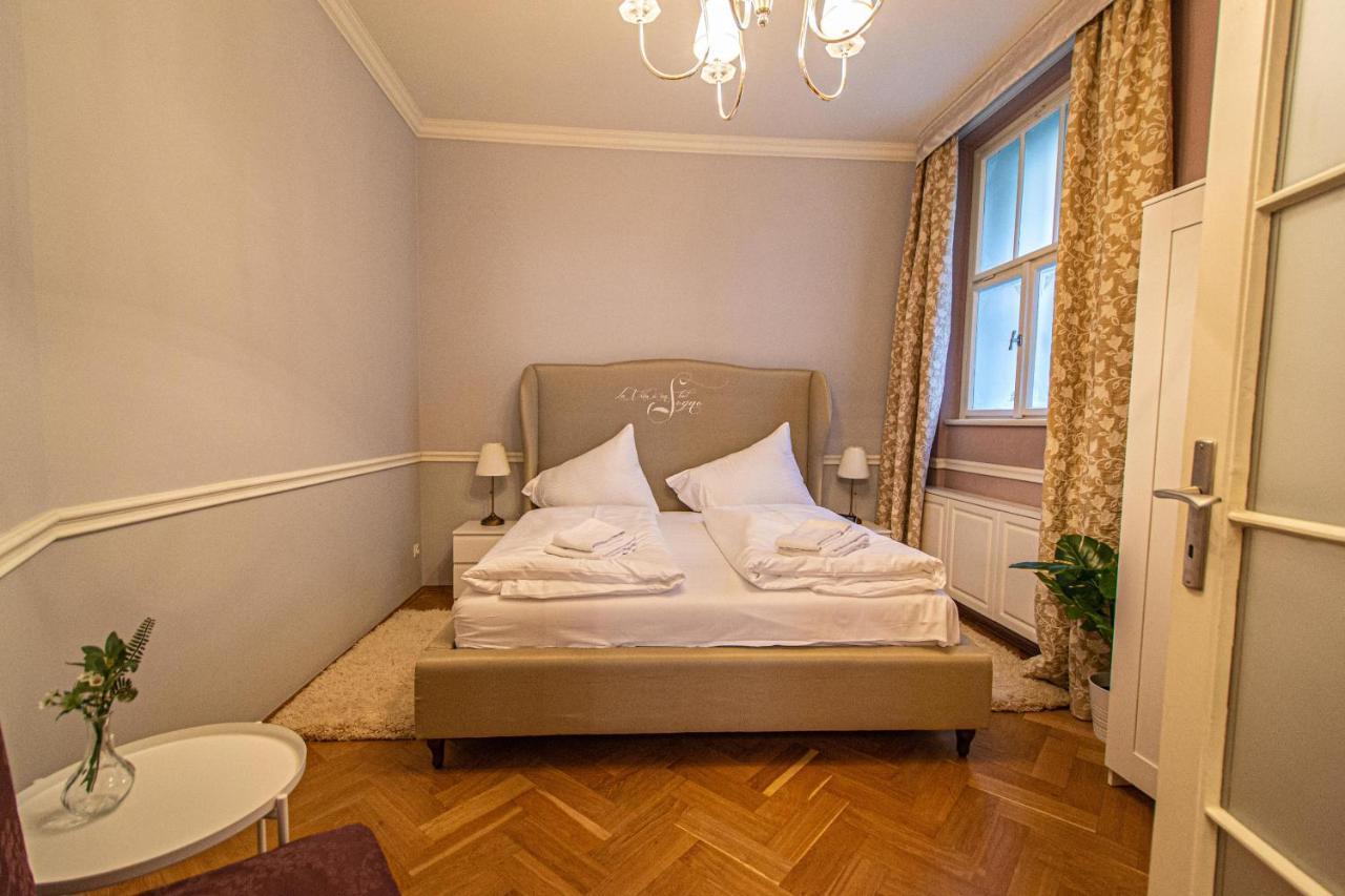 Luxury Central 150M2 Apartment On Wencelas Square With Private Garage Прага Екстер'єр фото