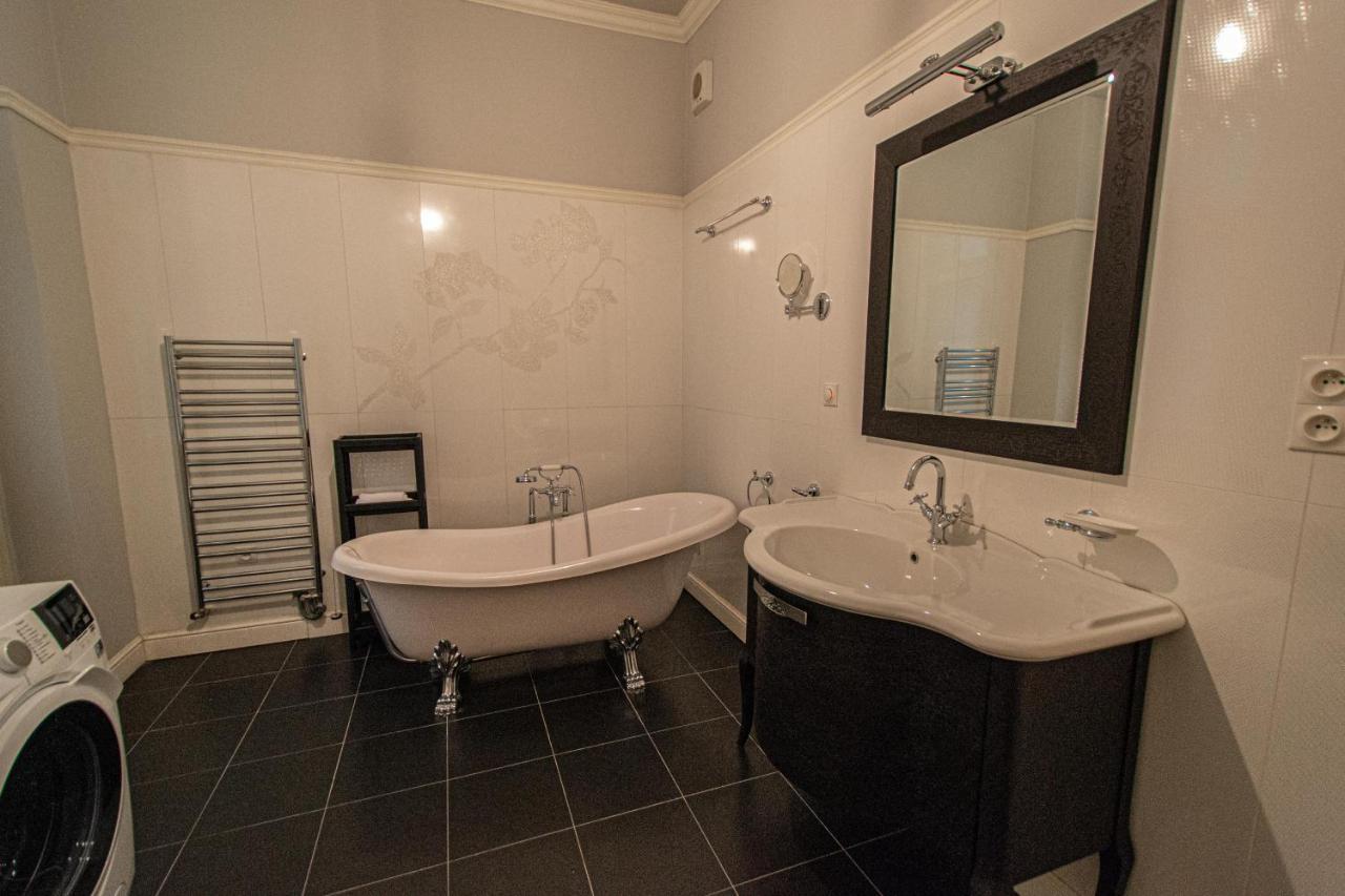 Luxury Central 150M2 Apartment On Wencelas Square With Private Garage Прага Екстер'єр фото