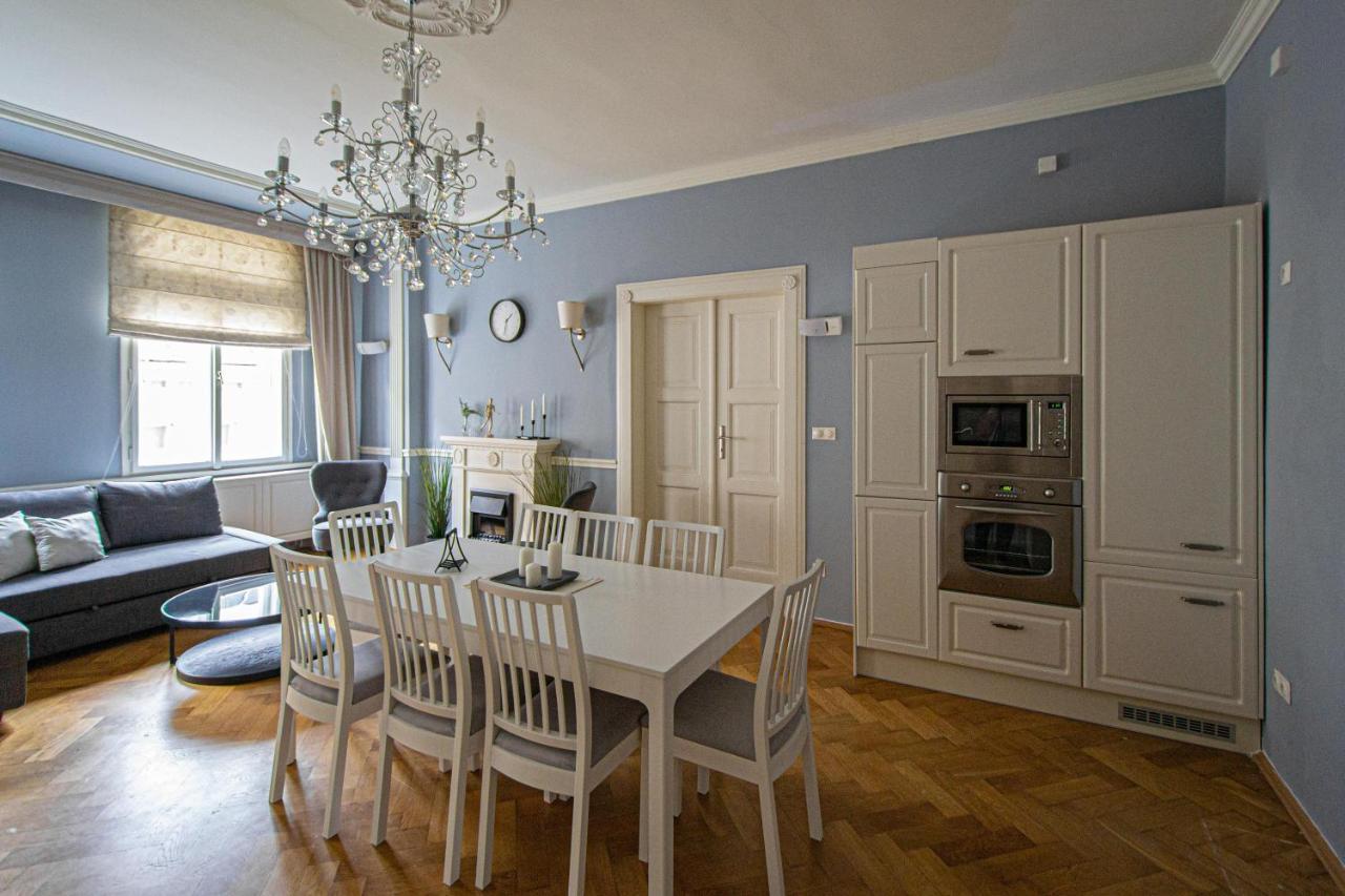 Luxury Central 150M2 Apartment On Wencelas Square With Private Garage Прага Екстер'єр фото