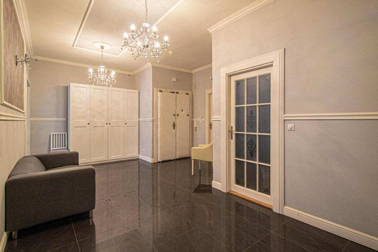 Luxury Central 150M2 Apartment On Wencelas Square With Private Garage Прага Екстер'єр фото