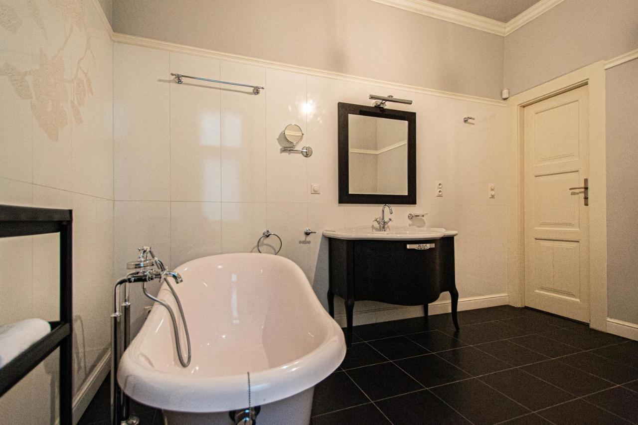 Luxury Central 150M2 Apartment On Wencelas Square With Private Garage Прага Екстер'єр фото