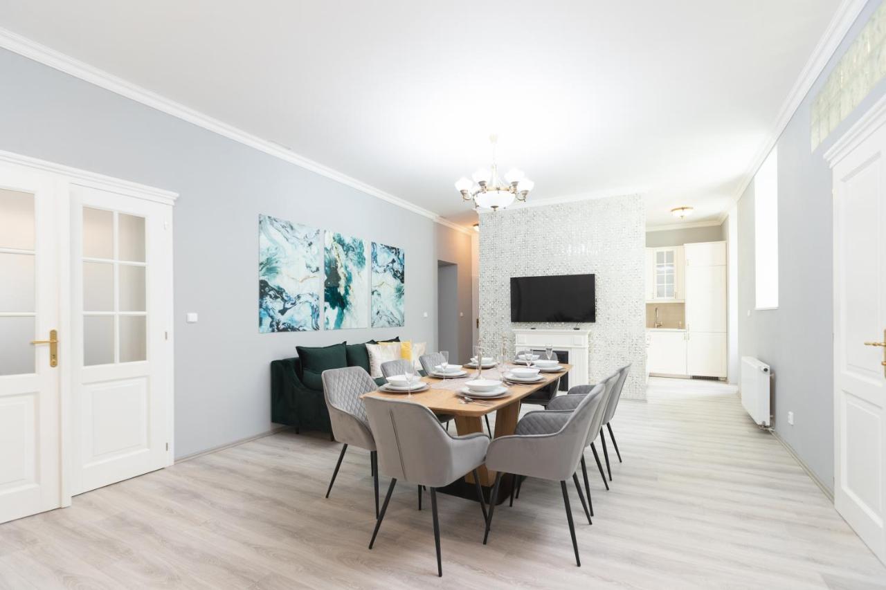 Luxury Central 150M2 Apartment On Wencelas Square With Private Garage Прага Екстер'єр фото