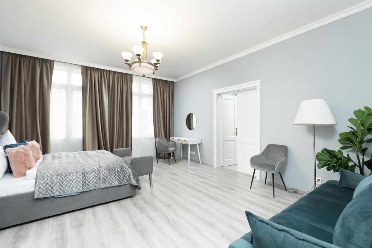 Luxury Central 150M2 Apartment On Wencelas Square With Private Garage Прага Екстер'єр фото